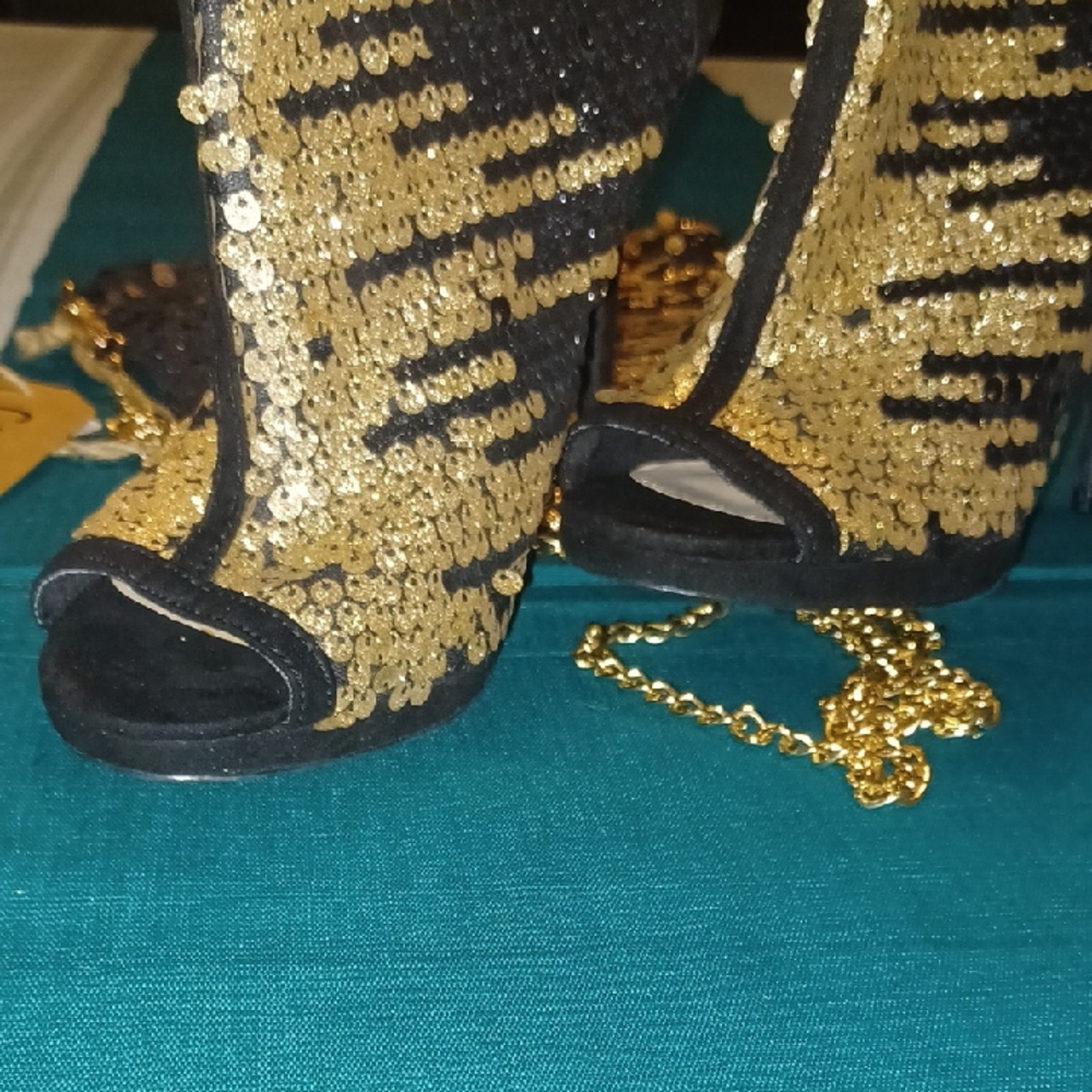 Pretty Glam Sequin Bootie Boots & Handbag Set